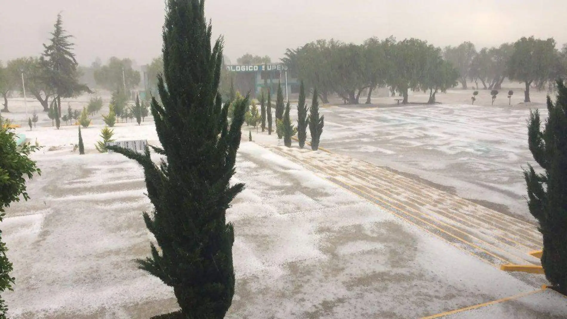 Granizada en el tecnológico de tepeaca Puebla justo ahora Jesús Juárez